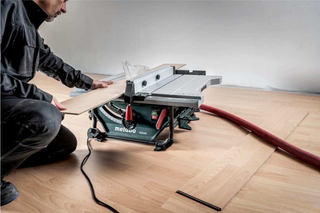 Machine Atlas on X: Bosch's new GTS 635-216 is one of the most popular  table saws in Europe right now. But how does it differ from the old GTS 10  XC? Find